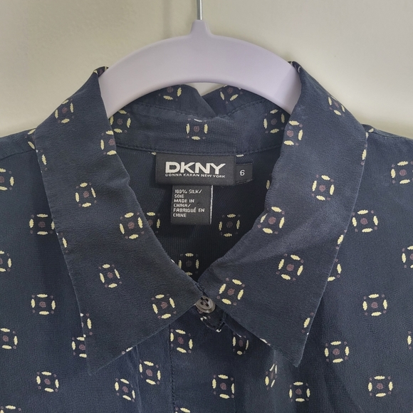 DKNY Silk Black Subtle Pattern Blouse 6 * READ - Picture 5 of 9